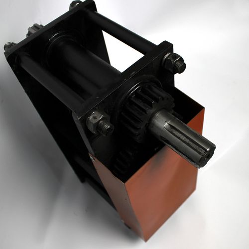Измельчитель веток, дробилка до 80 мм, защитный кожух (8 шлицов, режущий модуль до 80 мм) | VTR